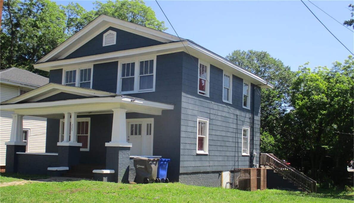 225 Oakland Ave, Spartanburg, SC à vendre Photo de l’immeuble– Image 1 sur 2