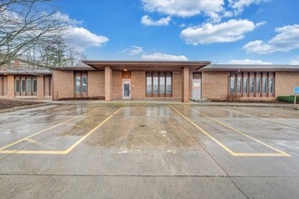 5461 Fallowater Ln, Roanoke, VA à louer Photo de l’immeuble– Image 2 sur 43