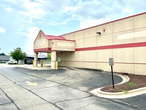 1818 Philo Rd, Urbana, IL à louer Photo intérieure– Image 1 sur 2