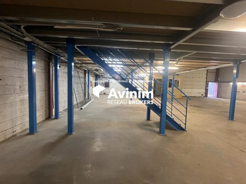 Local d’activités dans Heyrieux à louer - Photo de l’immeuble – Image 3 sur 19