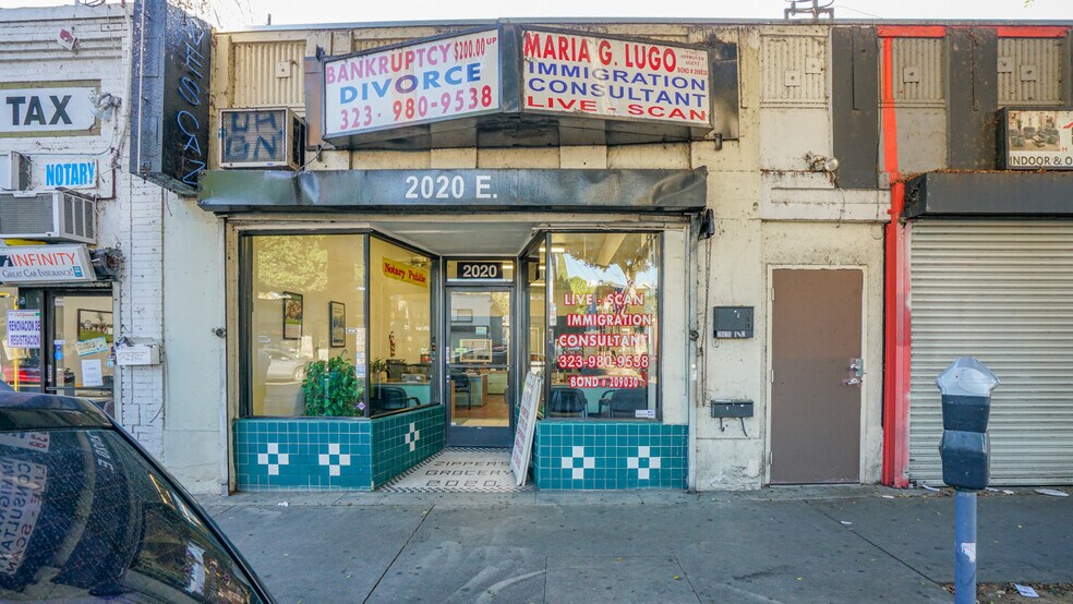 2118 E Cesar E Chavez Ave, Los Angeles, CA à louer - Photo de l’immeuble – Image 3 sur 7