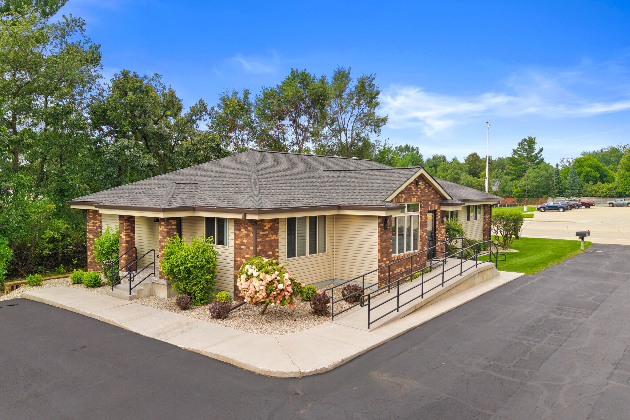 3210 Post Rd, Stevens Point, WI à louer Photo principale– Image 1 sur 32