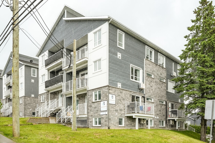 2105D Av Lapierre, Québec, QC à vendre - Photo principale – Image 1 sur 3