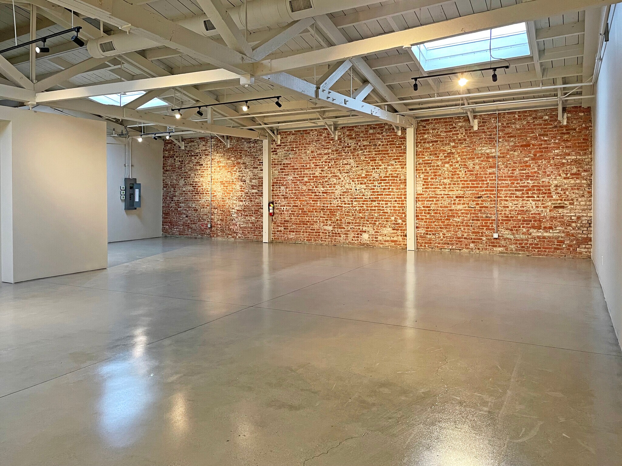 3525-3529 Fruitvale Ave, Oakland, CA à louer Photo intérieure– Image 1 sur 19