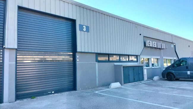 Plus de détails pour Industriel/Logistique à louer
