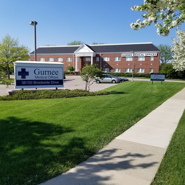 36100 N Brookside Dr, Gurnee, IL à louer - Photo de l’immeuble – Image 1 sur 2