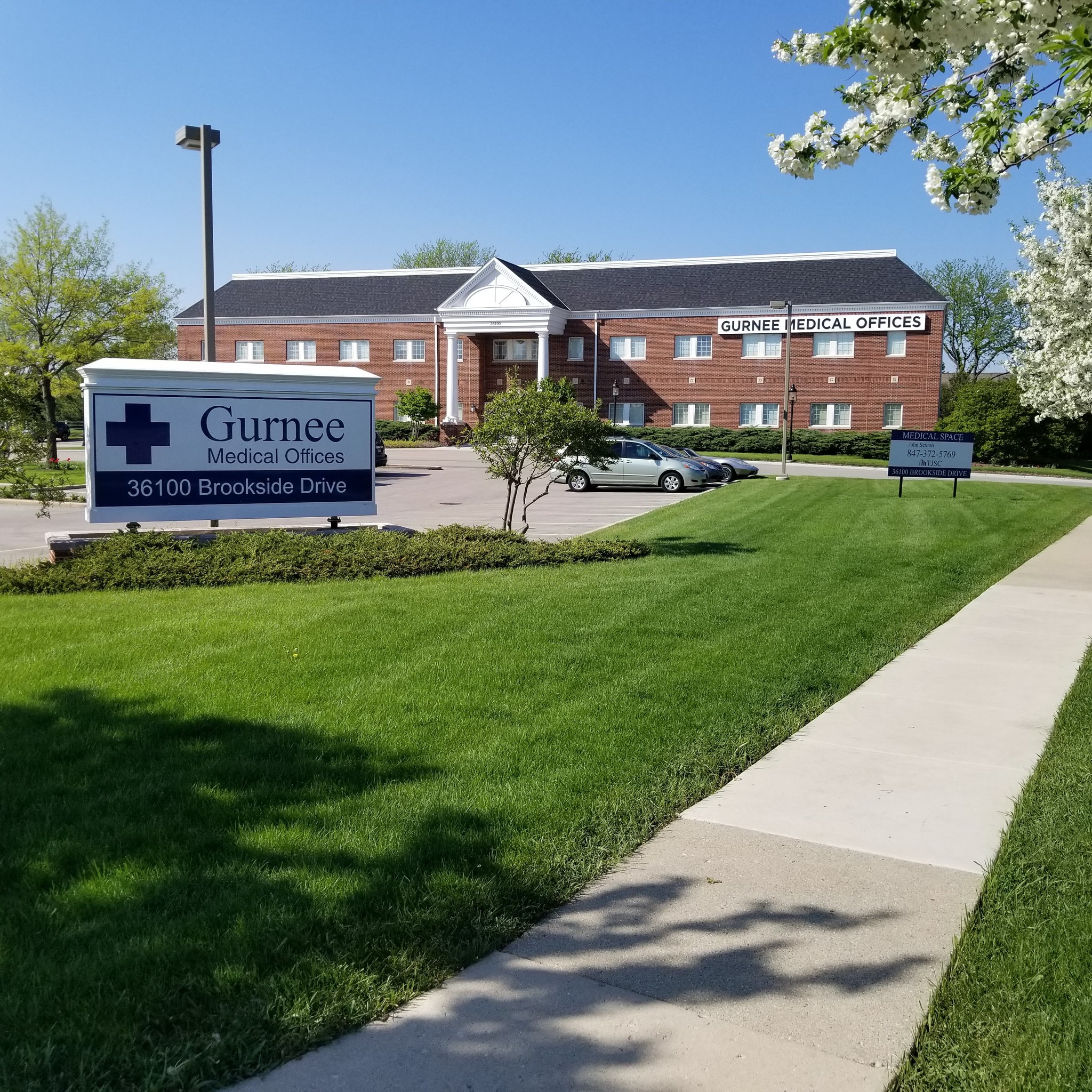 36100 N Brookside Dr, Gurnee, IL à louer Photo de l’immeuble– Image 1 sur 3