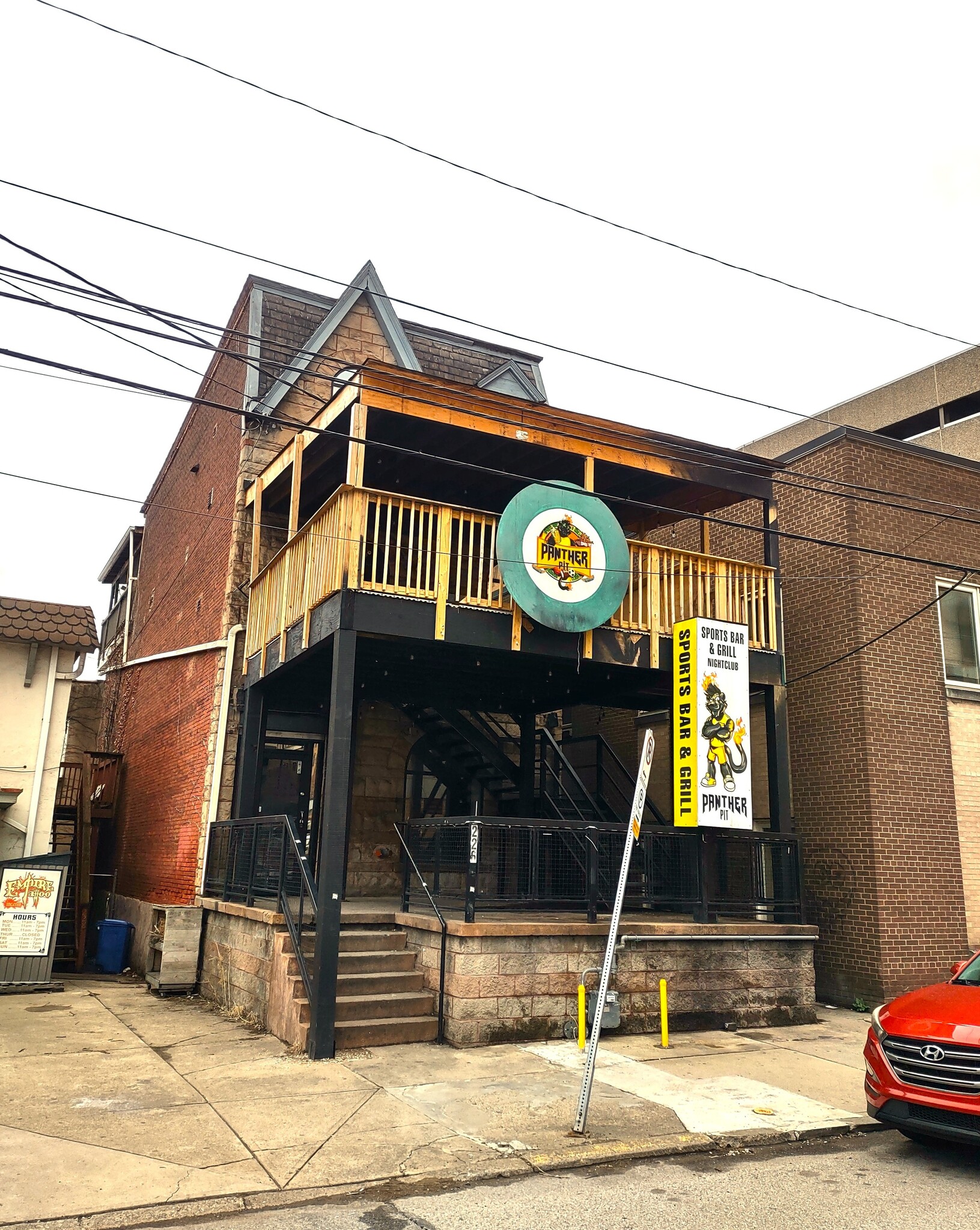 226 Meyran Ave, Pittsburgh, PA à vendre Photo de l’immeuble– Image 1 sur 2