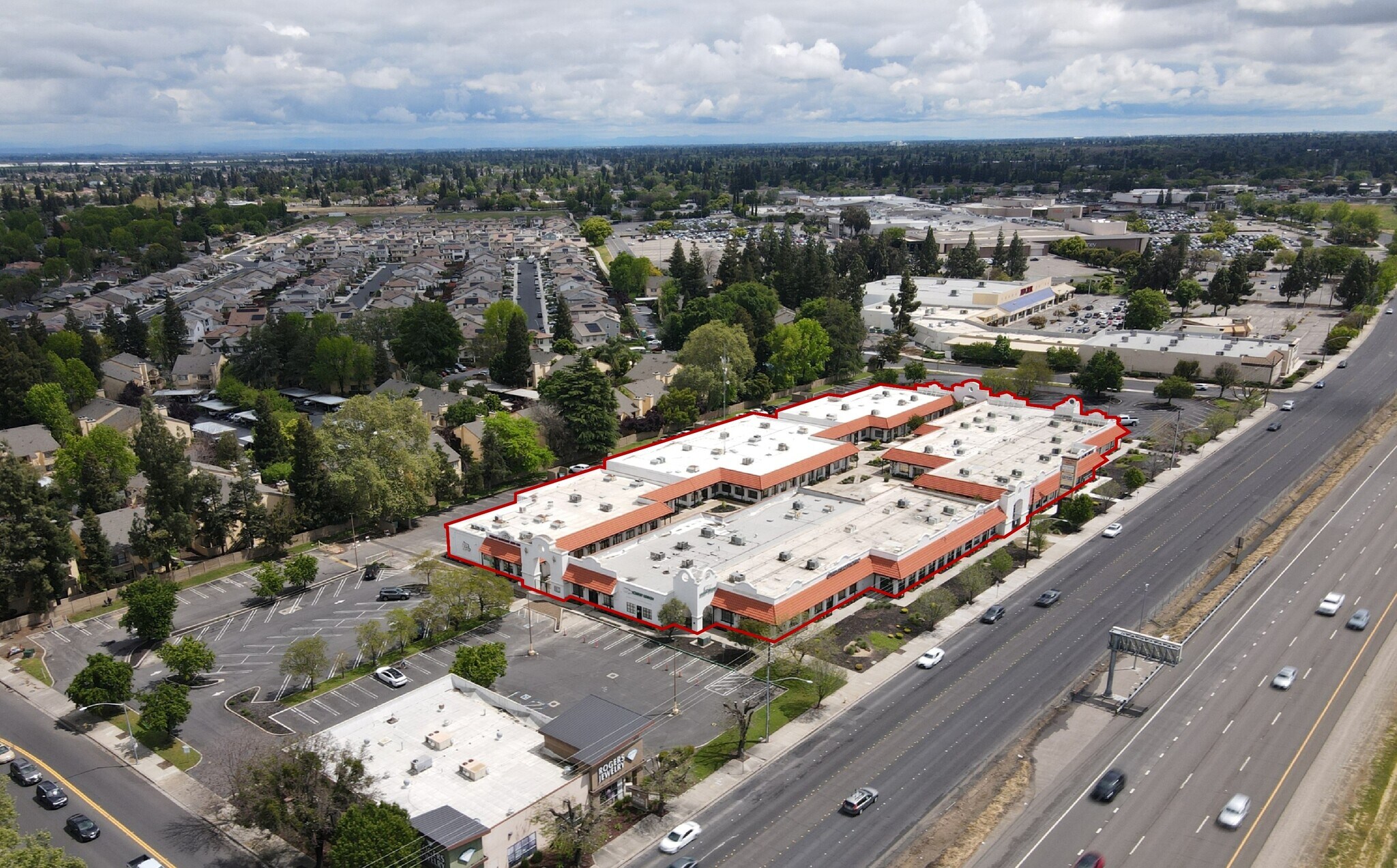 3600 Sisk Rd, Modesto, CA à louer Photo principale– Image 1 sur 10