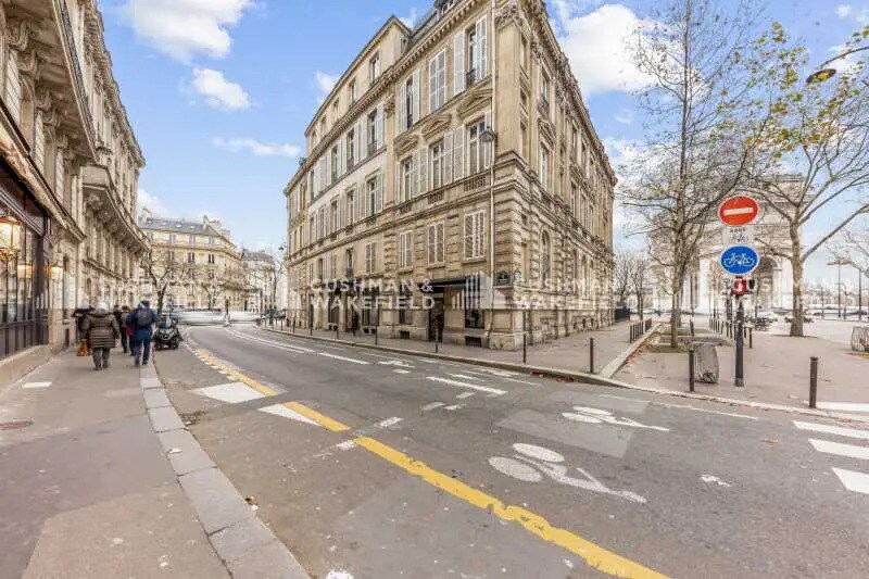 Bureau dans Paris à vendre - Photo de l’immeuble – Image 1 sur 16