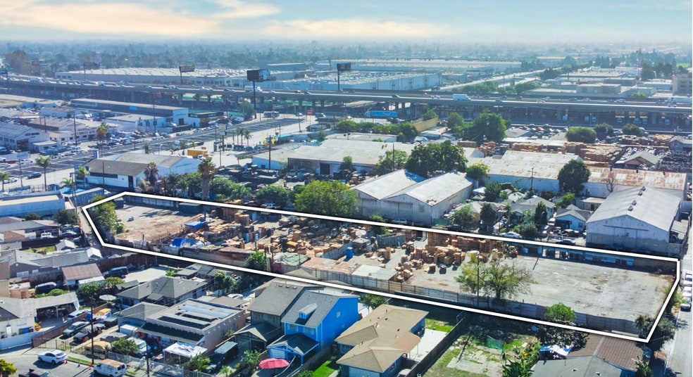 2521-2535 E 114th St, Los Angeles, CA à louer - Aérien – Image 1 sur 4