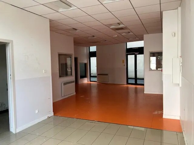 Local commercial dans Lyon à louer - Photo de l’immeuble – Image 2 sur 30