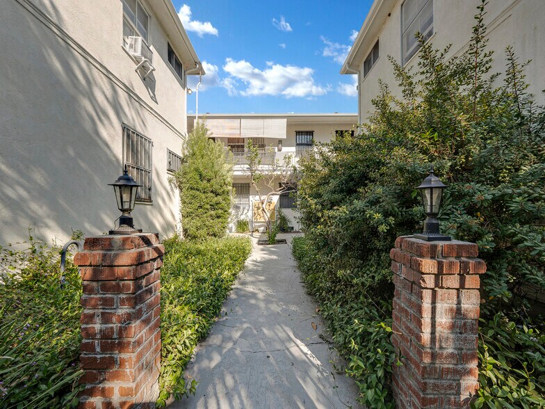 1200 S Citrus Ave, Los Angeles, CA à vendre - Photo de l’immeuble – Image 3 sur 8