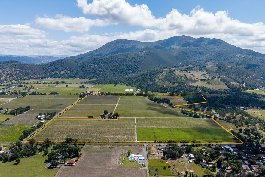 4500 Clark dr, Kelseyville, CA à vendre - Photo de l’immeuble – Image 2 sur 27