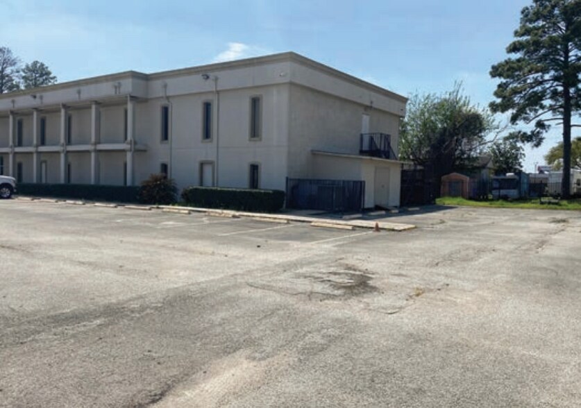 1700 FM 1960 Rd W, Houston, TX à louer - Photo de l’immeuble – Image 2 sur 5
