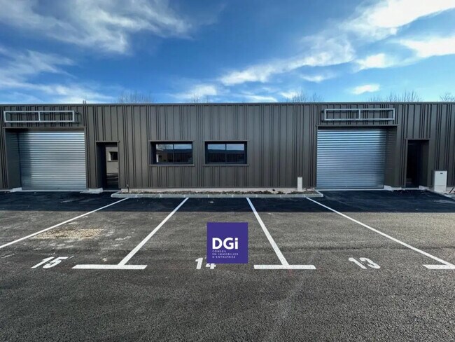 Plus de détails pour Local d'activités à louer