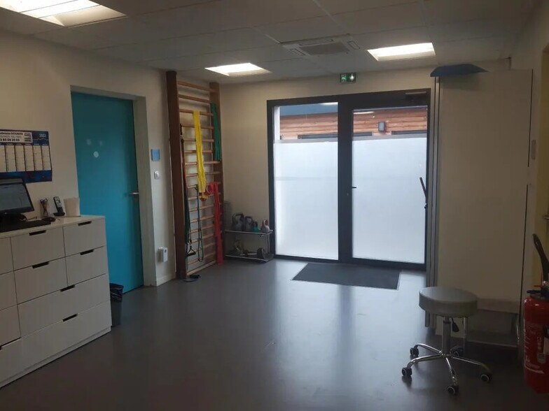 2 Rue Geneviève Anthonioz De Gaulle, Saint-Vallier à louer - Photo de l’immeuble – Image 3 sur 6