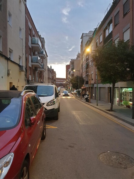 Immeuble residentiel dans Esplugues de Llobregat, Barcelona à vendre - Photo de l’immeuble – Image 3 sur 3