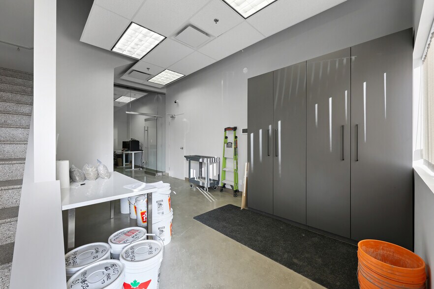 2719 7th Ave NE, Calgary, AB à louer - Photo de l’immeuble – Image 3 sur 22