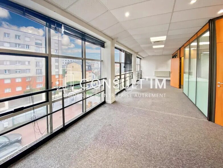 Bureau dans Courbevoie à louer - Photo de l’immeuble – Image 1 sur 9