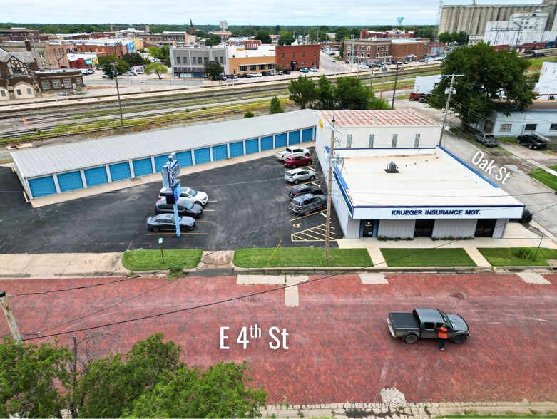 130 E 4th St, Newton, KS à louer - Photo de l’immeuble – Image 2 sur 6