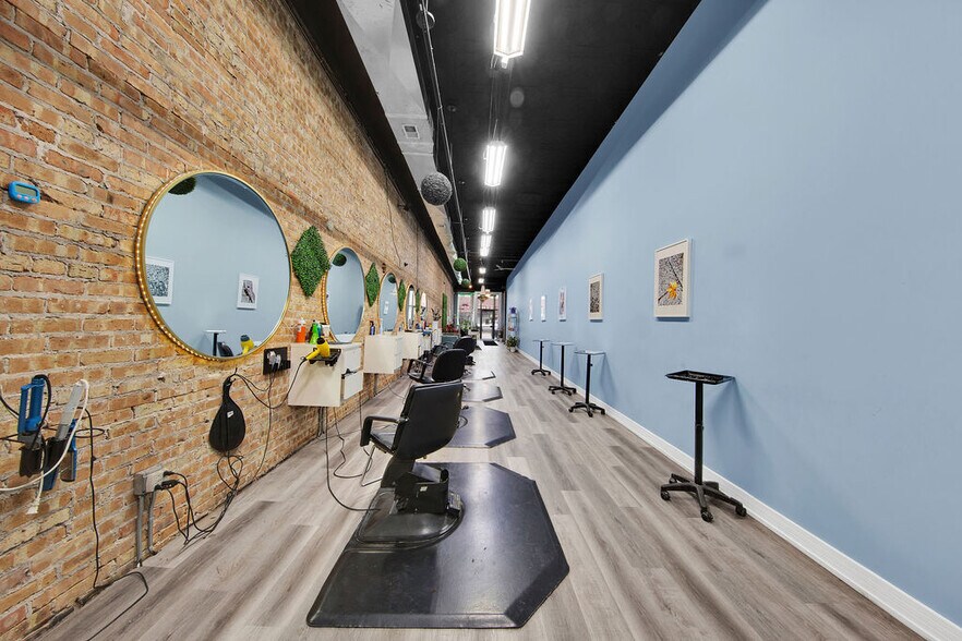 4235 S Archer Ave, Chicago, IL à vendre - Photo de l’immeuble – Image 3 sur 41