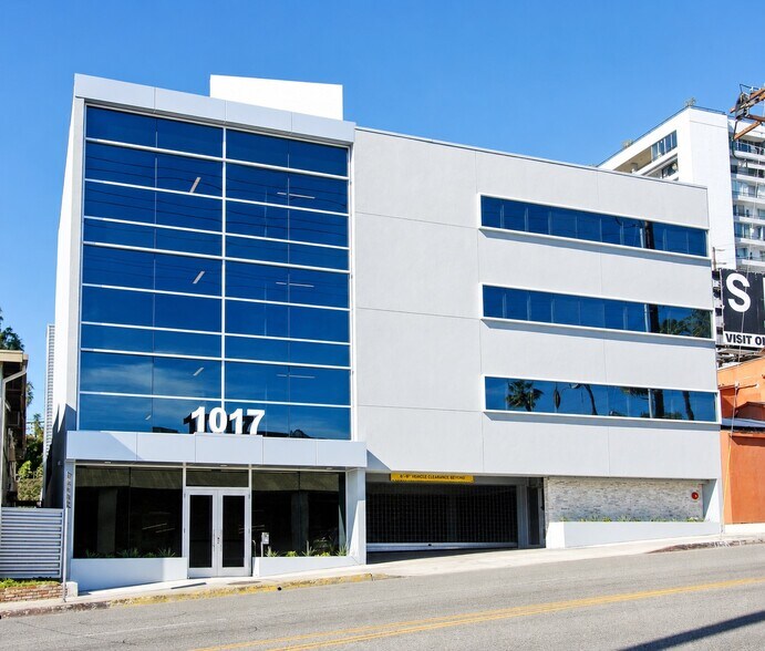 1017 N La Cienega Blvd, West Hollywood, CA à louer - Photo de l’immeuble – Image 3 sur 7