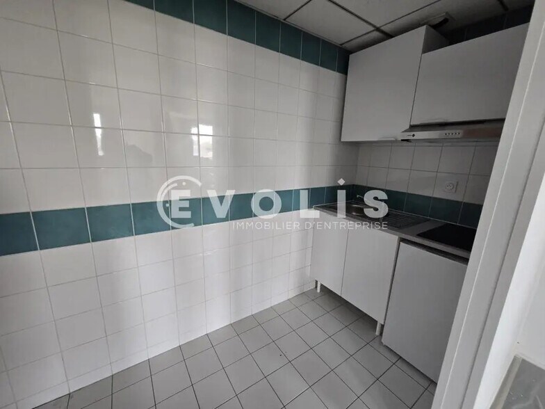 Bureau dans Saint-Aubin à louer - Photo de l’immeuble – Image 2 sur 8