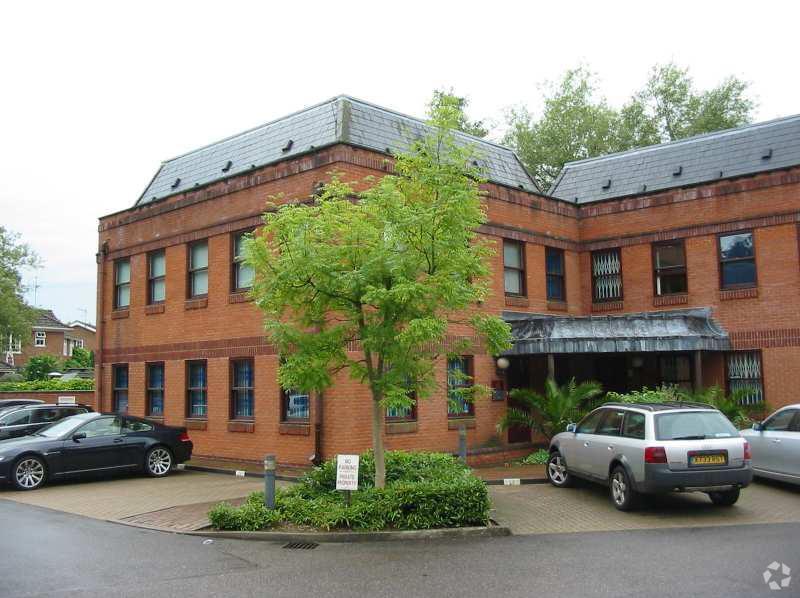 Buckhurst Rd, Ascot à louer Photo principale– Image 1 sur 2