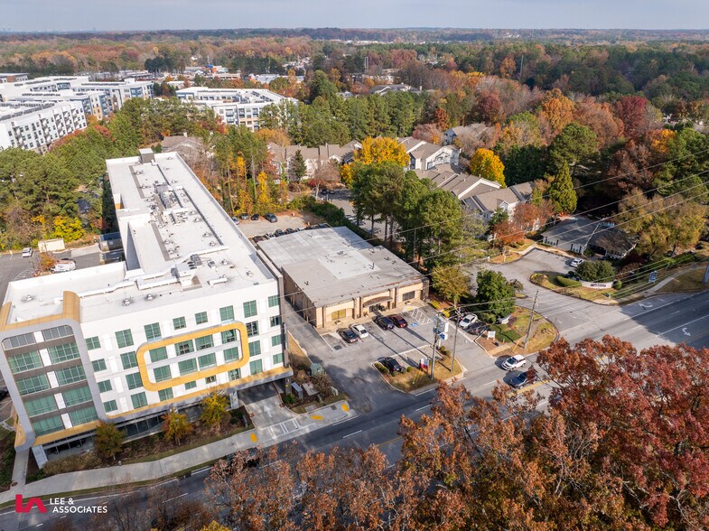 2774 N Decatur Rd, Decatur, GA à vendre - Photo de l’immeuble – Image 2 sur 36