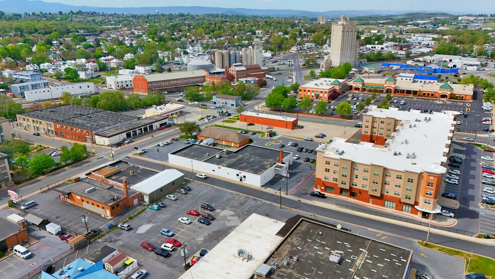 60 E Rock St, Harrisonburg, VA à louer - Photo de l’immeuble – Image 1 sur 10