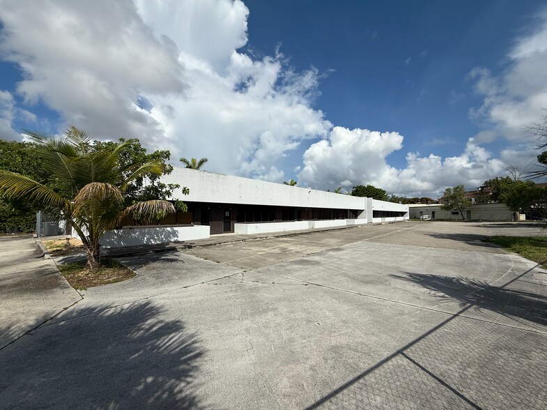 2401 Mercer Ave, West Palm Beach, FL à louer - Photo de l’immeuble – Image 2 sur 6