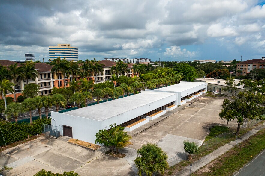 2401 Mercer Ave, West Palm Beach, FL à louer - Photo de l’immeuble – Image 1 sur 6