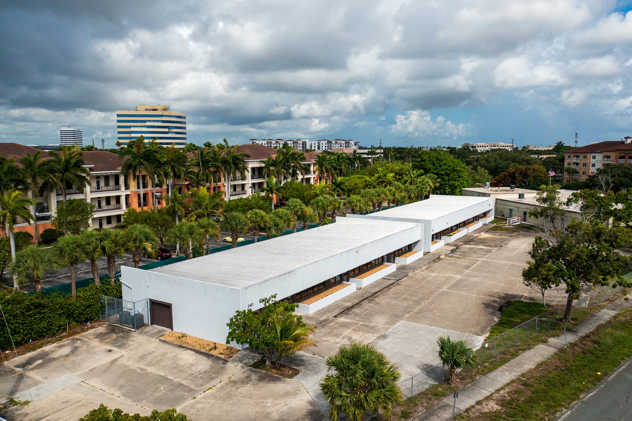 2401 Mercer Ave, West Palm Beach, FL à louer Photo de l’immeuble– Image 1 sur 7