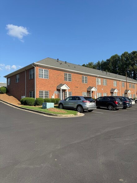 4595 Towne Lake Pky, Woodstock, GA à louer - Photo de l’immeuble – Image 3 sur 10