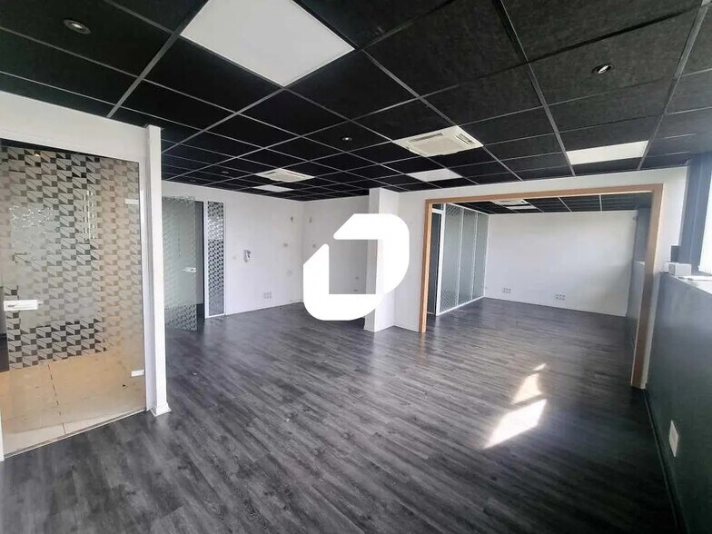 Bureau dans Rillieux-la-Pape à louer - Photo de l’immeuble – Image 1 sur 6
