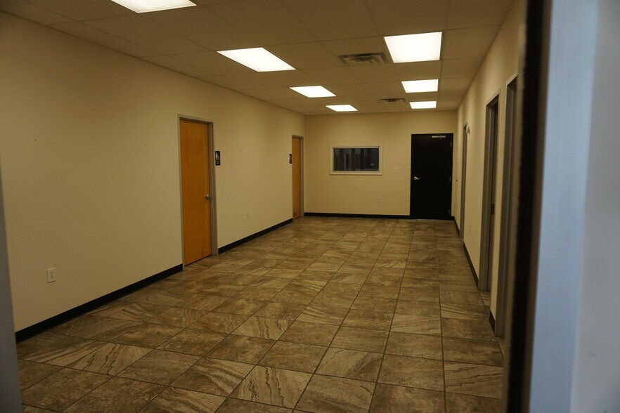 10950 Brittmoore Park Dr, Houston, TX à vendre - Photo intérieure – Image 3 sur 10