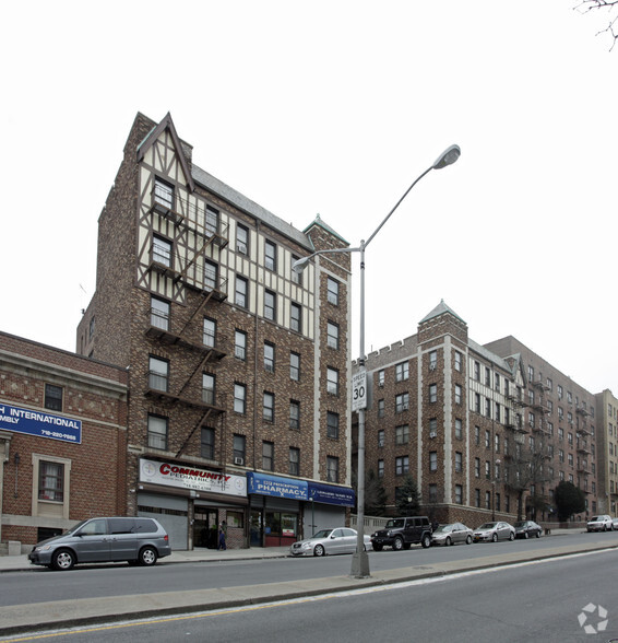 655 E 233rd St, Bronx, NY à louer - Photo de l’immeuble – Image 3 sur 4