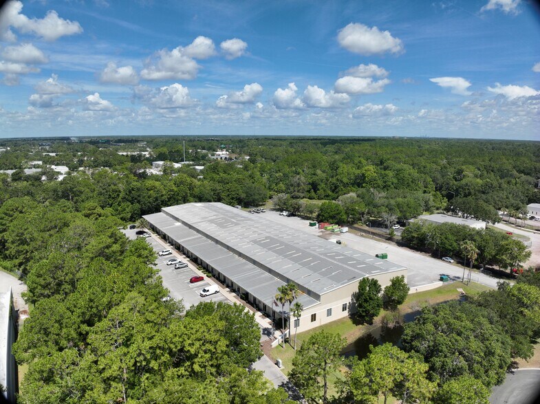 11210 E Phillips Industrial Blvd, Jacksonville, FL à louer – Image 2 sur 13