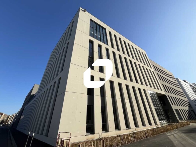 Bureau dans Villeurbanne à louer - Photo de l’immeuble – Image 2 sur 24