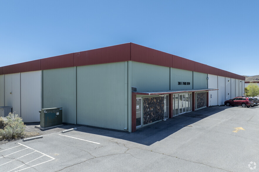 380 Parr Blvd, Reno, NV à louer - Photo de l’immeuble – Image 2 sur 6