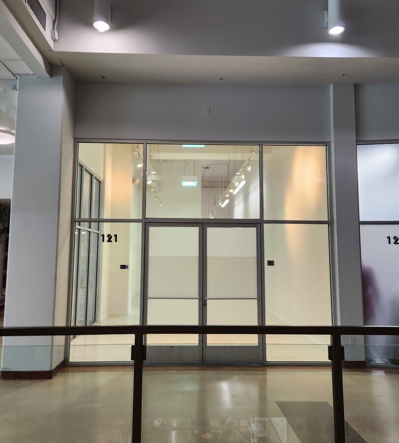 1458 S San Pedro St, Los Angeles, CA 90015 - Lot 121 - - Photo intérieure - Image 1 of 10