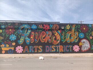 Plus de détails pour 700-740 N Sylvania Ave, Fort Worth, TX - Local commercial à louer