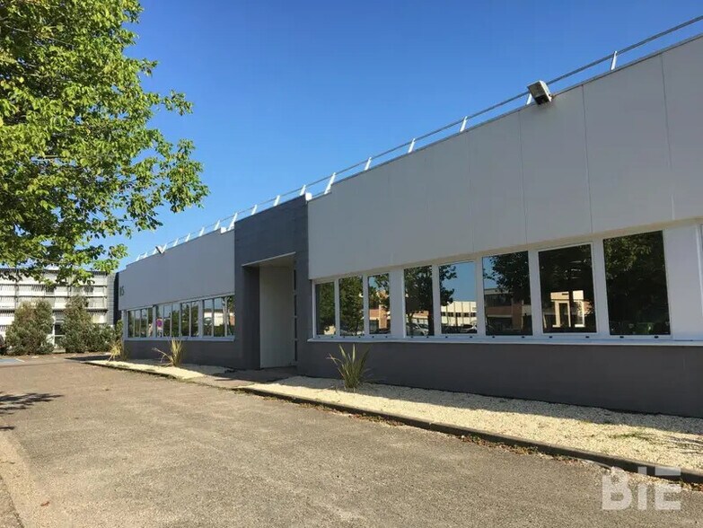 Bureau dans Mérignac à louer - Photo de l’immeuble – Image 1 sur 14