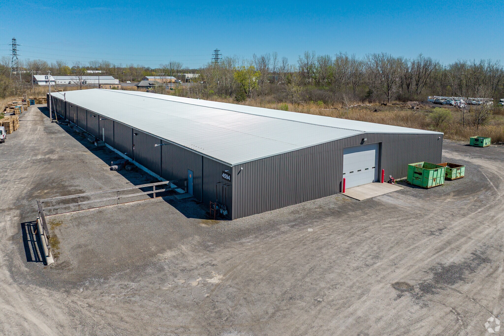 Woodard Industrial Park portefeuille de 3 biens à vendre sur LoopNet.fr Photo principale– Image 1 sur 15