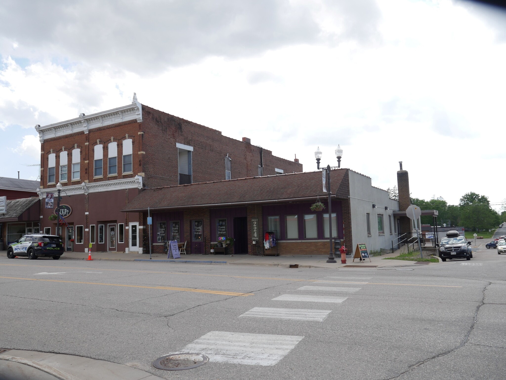 224 S Main St, Zumbrota, MN à louer Photo de l’immeuble– Image 1 sur 15