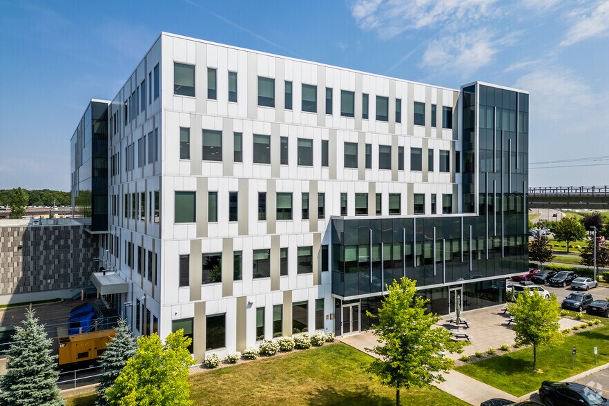 2600 Boul Alfred-Nobel, Montréal, QC à louer - Photo de l’immeuble – Image 3 sur 5