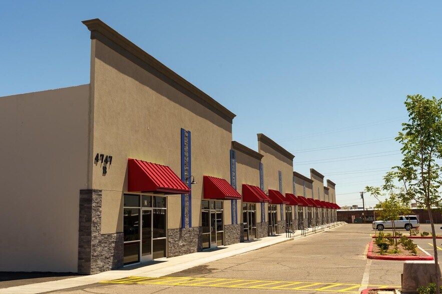 4747 Hondo Pass Dr, El Paso, TX à louer - Photo de l’immeuble – Image 3 sur 19