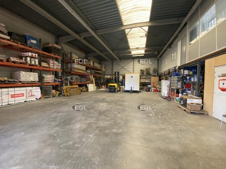 Local d’activités dans Brétigny-sur-Orge à louer - Photo de l’immeuble – Image 2 sur 9