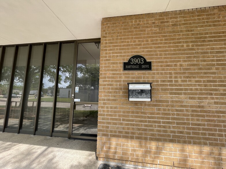3903 Hartsdale Dr, Houston, TX à vendre - Photo de l’immeuble – Image 2 sur 18